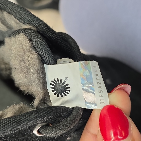 UGG Mens Neumel Classic Suede Lace-Up Ankle Chukka Boot Black Size 11 - Picture 9 of 12